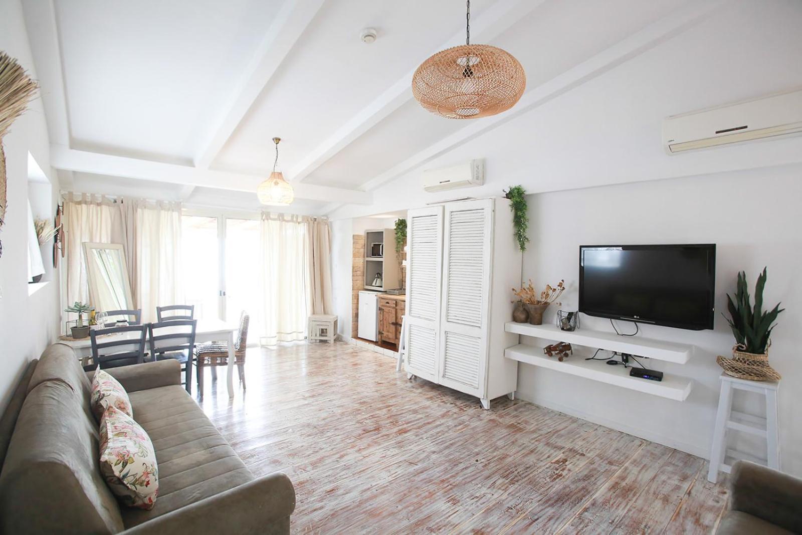 The White Chalet View Ramot Room photo